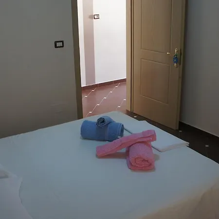 Meg'rooms - Feels Like Apartment